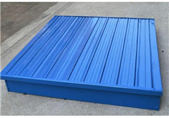 在仓库使用钢托盘时如何防止托盘高空跌落？